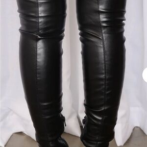 Black Leather Knee-High Women's Boots